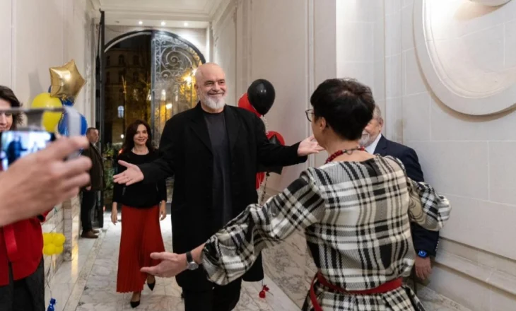 Hapet sot grupkapitulli i fundit, Rama ndan pamje nga ceremonia e çeljes së dyerve të Misionit të Shqipërisë pranë BE-së