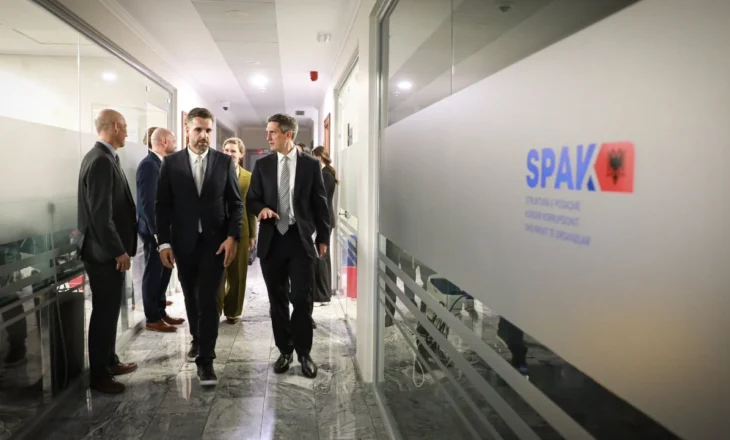 Hapja e Qeverisë amerikane, Ambasada e SHBA në Tiranë: I rikthehemi bashkëpunimit normalisht