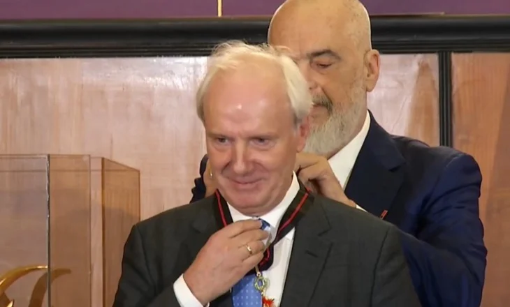 Hasenauer nderohet me “Ylli i Mirënjohjes”. Rama: Nuk do ikësh nga kjo botë si austriak, por…