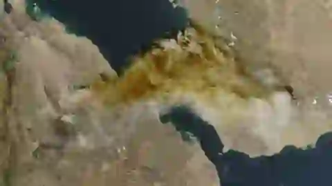 Hiri nga vullkani etiopian arrin në Delhi, anulohen dhe vonohen dhjetëra fluturime