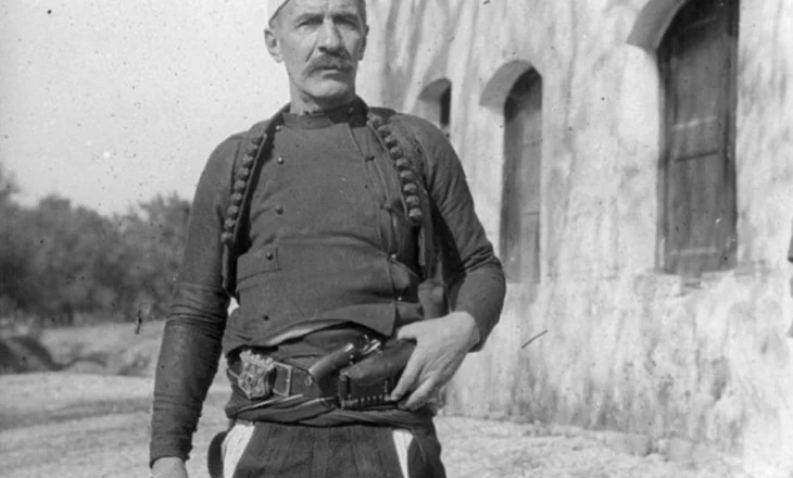 Historia e shtrembër/ Nipi i Isa Boletinit: Nuk mbërriti me vonesë në Vlorë