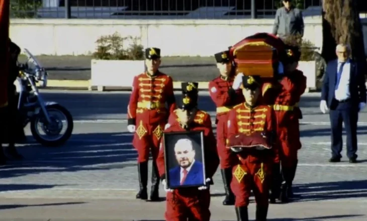 HOMAZHET LIVE! Sot Ditë Zie Kombëtare, Shqipëria i jep lamtumirën e fundit Fatos Nanos