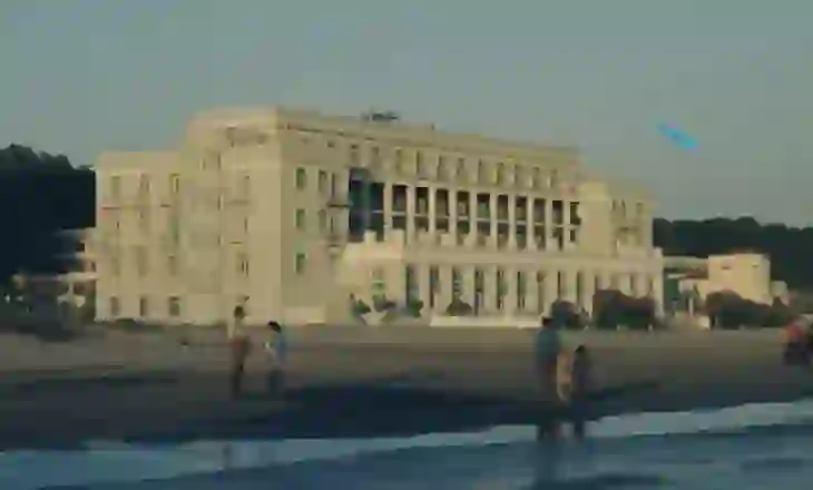 Hoteli historik i Durrësit do të shembet për një projekt me kazino!