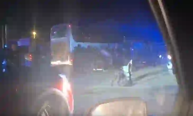 Huliganëve rumunë u merren të gjitha simbolet e Serbisë