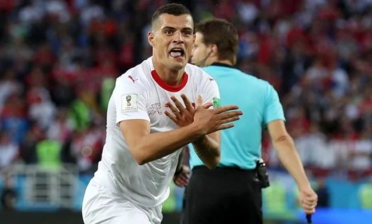 I del në mbrojtje vëllait pas sulmeve nga tifozët/ Xhaka: Krenaria e shqiptarëve