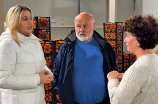 Ina Zhupa takim me fermerë në Konispol: AKU e paaftë për të kontrolluar tregun! Po dëmtohen prodhuesit vendase duke mos gjurmuar abuzuesit