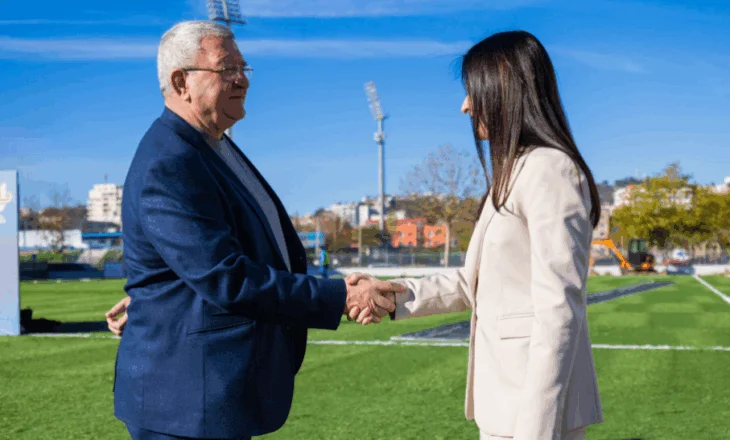 Investimi i FSHF & Bashkisë Durrës / Presidenti Duka & kryebashkiakja Sako inspektojnë punimet në fushën e re të shkollës “Benardina Qerraxhia”