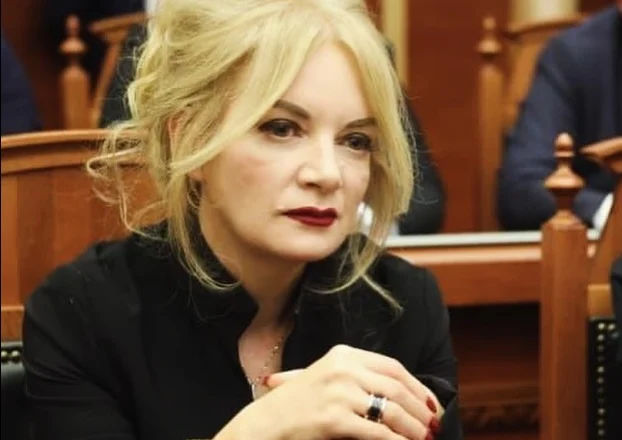 Iris Luarasi: “Shtetet me dy gjini s’janë shembull për ne!” – Po për kë janë, vallë?