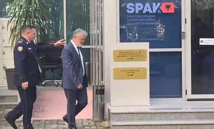 Ish-drejtori i Policisë së Shtetit, Muhamet Rrumbullaku paraqitet në SPAK