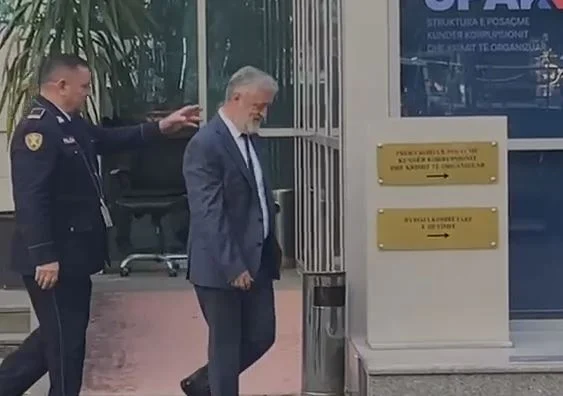 Ish-drejtori i Policisë së Shtetit Muhamet Rrumbullaku paraqitet në SPAK