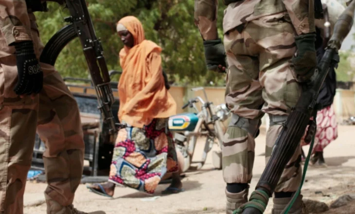 Ishin rrëmbyer nga xhihadistët, lirohen 12 gratë në Nigeri