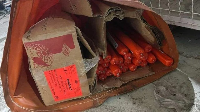 Ishte nisur nga Shqipëria drejt Kosovës, kapen 300 kg eksploziv brenda një furgoni në kufi