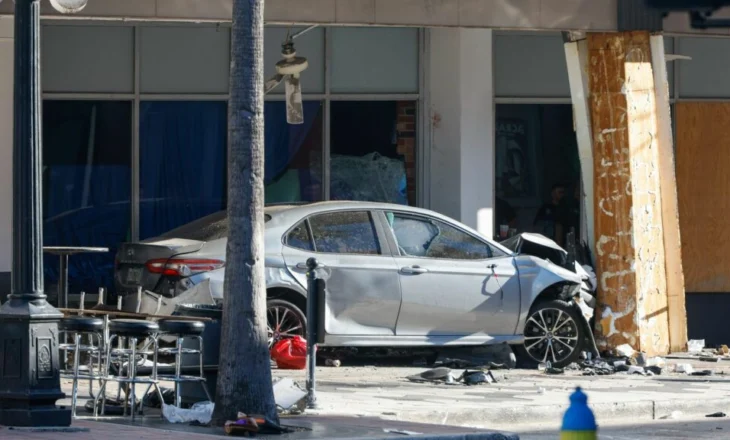 Iu arratis policisë me makinë, por përfundoi në një bar: 4 të vdekur dhe 11 të plagosur në Florida
