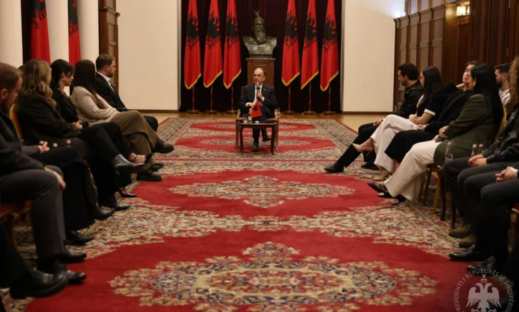 “Jeni ylli shqiptar që shkëlqen kudo!”/ Presidenti Begaj pret aktivistët e diasporës nga 11 shtete të SHBA