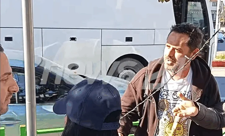 Kamëz, policia sherr me aktivistët. Pengojnë firmosjen e peticionit kundër rritjes së çmimit të biletës së urbanit