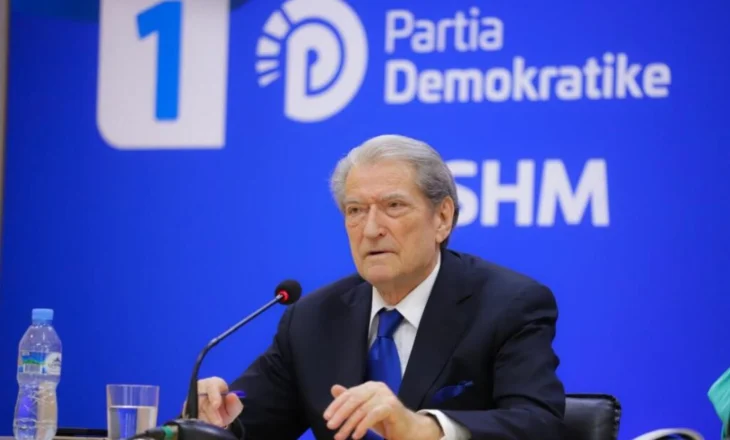 “Kaq në derezhe të fundit është kjo PD…?”/ Zgjedhjet e pjesshme analisti:Do të ishte më e ndershme, të mos kandidonte