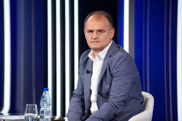 “Katër vite abuzim i fshehur”, gazetari zbulon skemën e Ballukut dhe Berberit: 50 milionët e shqiptarëve kanë shkuar..