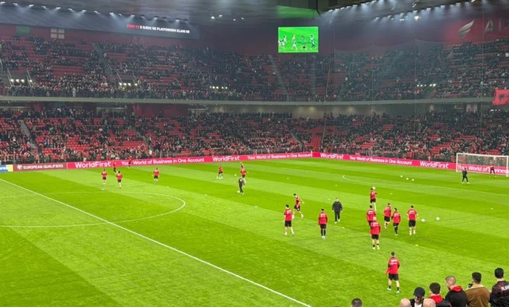 Kombëtarja zbret në fushë, pritet me brohorima nga publiku