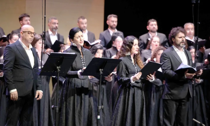 Koncerti Operistik i Miqësisë një mbrëmje plot emocione, artistët sollën një program të pasur operistik