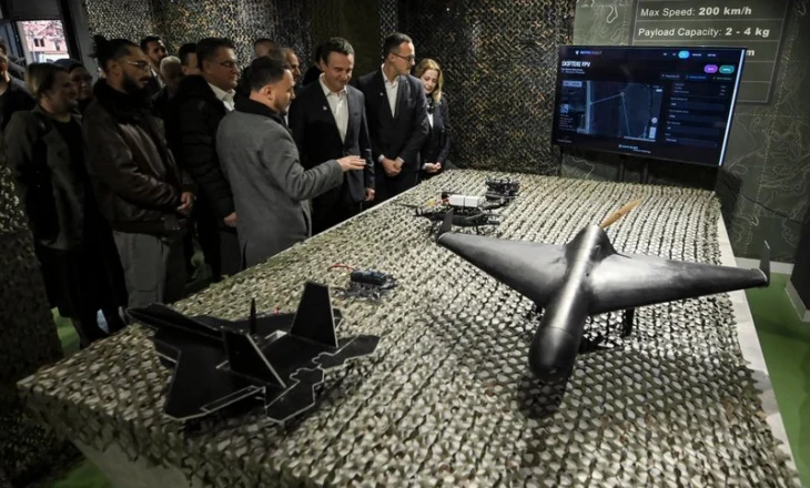 Kosova prodhon dronin e parë ‘Skifteri’, Kurti: Po ndërtojmë të ardhmen e industrisë së mbrojtjes (FOTO)