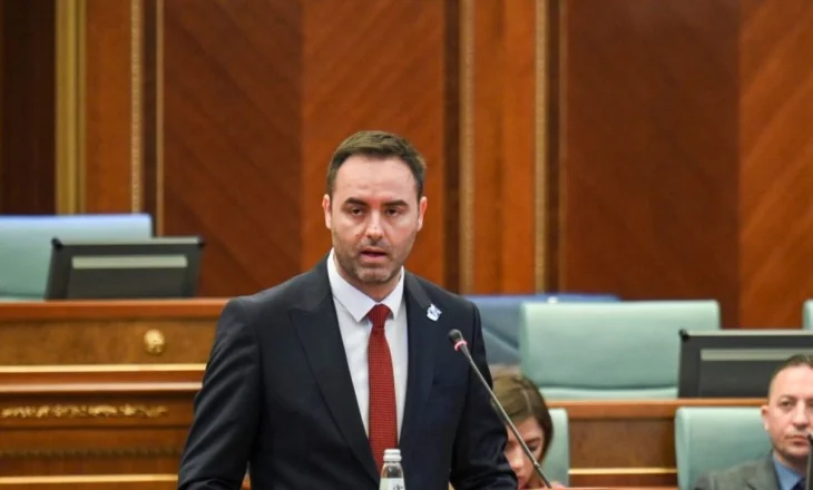 Kosovë, nis seanca për zgjedhjen e qeverisë së re/ Konjufca prezanton kabinetin: Ta kursejmë vendin nga dy palë zgjedhje