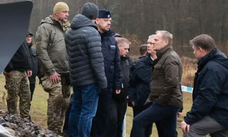 Kryeministri polak e quan shpërthimin në hekurudhë “akt sabotimi”