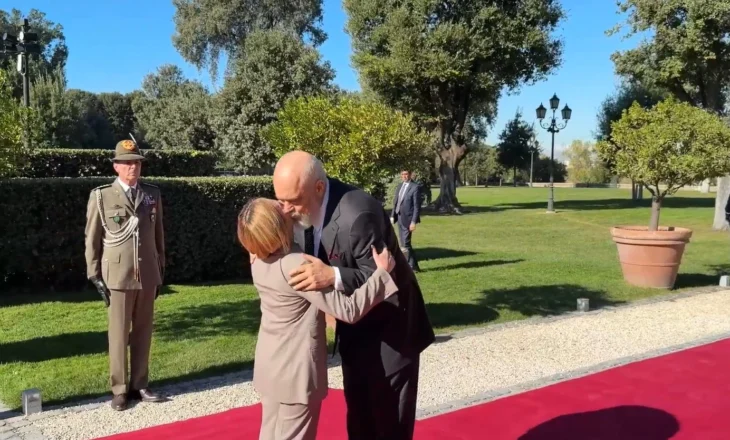 Kryeministri Rama në Romë, pritet me ceremoni zyrtare nga Meloni