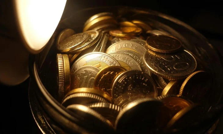 Ku i ‘kyçin’ shqiptarët paratë e tyre? Ja depozitat që po sjellin fitime më të mëdha se kurrë