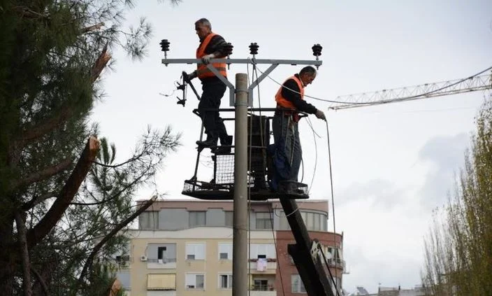 Kukësi zgjohet pa drita, shkak amortizimi i rrjetit elektrik