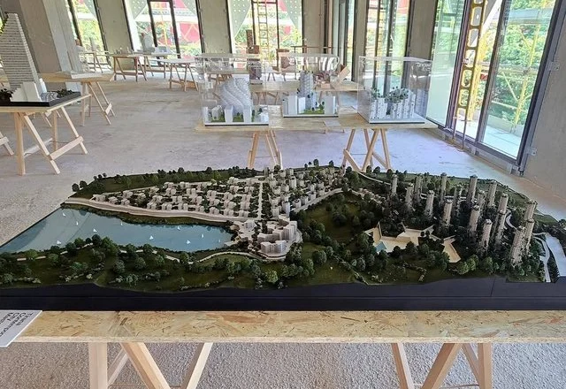 Kullat 30-katëshe në Liqenin e Farkës filluan para se të jepej leja! Kush janë VIP-at që qëndrojnë pas?