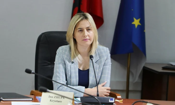 Kumbaro me konkurse fiktive, emëron Arta Dollanin në krye të arsimit parauniversitar!