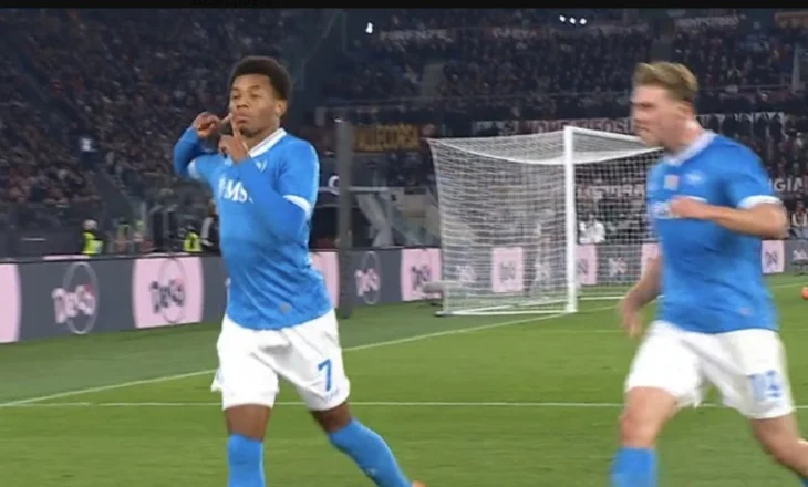 Kundërsulm model, Napoli befason Romën në pjesën e parë (video)