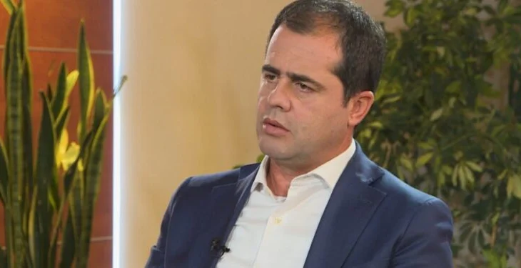 “Kuvendi po shndërrohet në noter të qeverisë”, Bylykbashi shpërthen ndaj mazhorancës:Çdo vendim vjen me urdhër nga lart