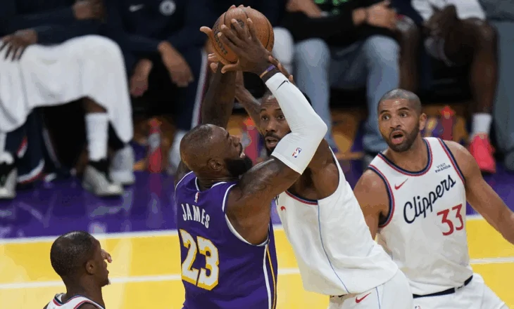 Lakers shkatërrojnë Clippers në derbi, triumfojnë edhe Orlando e Washington