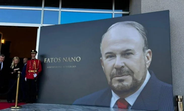 Lamtumira e fundit për Fatos Nanon/ Nisin homazhet publike në Pallatin e Kongreseve