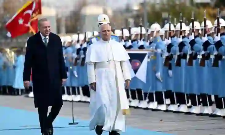 ‘Le të ndërtojmë ura vëllazërie dhe paqeje’/ Papa – Erdoganit: Diversiteti s’është kërcënim, por mbrojtje e vitalitetit shoqëror
