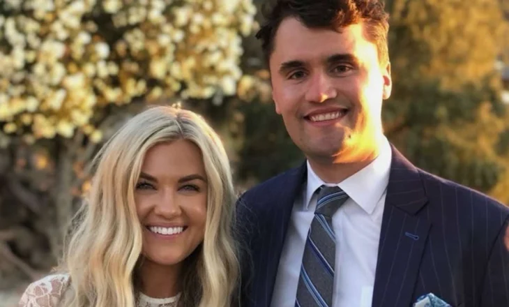 “Le të shohë bota të keqen e vërtetë”, Erika Kirk kërkon kamerat e gjyqit të vrasësit së bashkëshortit së saj, Charlie Kirk