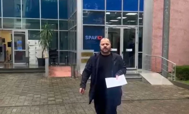 Lefter Maliqi në SPAK, dorëzon kallëzim penal për kryebashkiakun e njohur