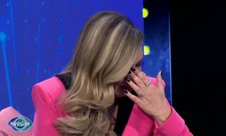 Leonora Jakupi shpërthen në lot gjatë ‘BBVK’: Historia ime është shumë e rëndë