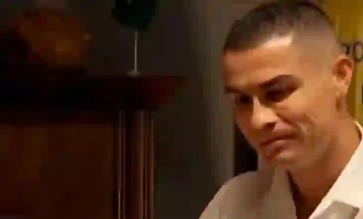 “Lionel Mesi është më i mirë”! Provokimi i gazetarit, Ronaldo hesht: Nuk pajtohem…