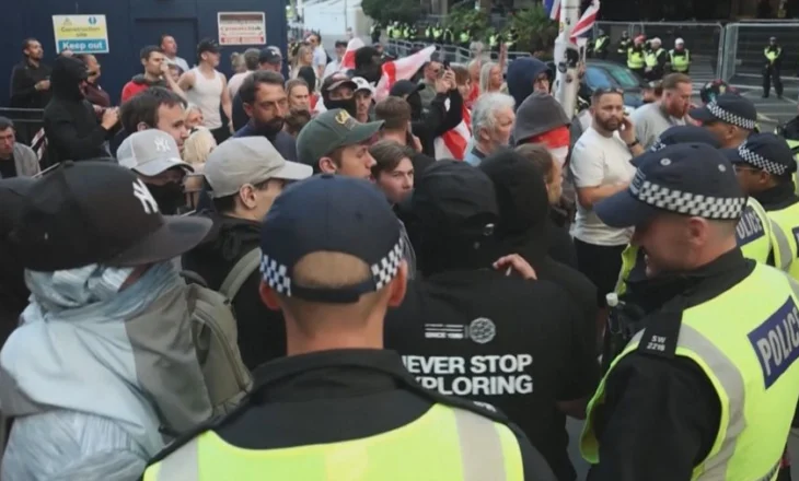 “Luftë” kundër emigrantëve, cili është modeli danez i azilit që frymëzoi reformën e Anglisë?