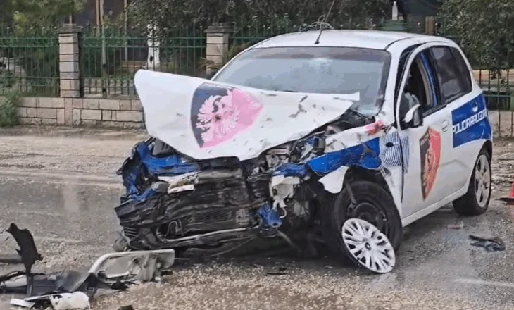Makina e policisë përplaset me “Benz-in” në Fier, mbeten të plagosur dy efektivë policie