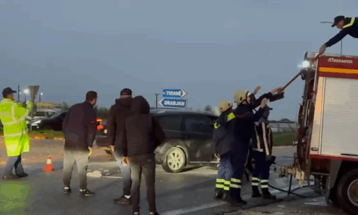 Makina shpërthen në flakë në aksin Lushnjë-Rrogozhinë, shpëton shoferi