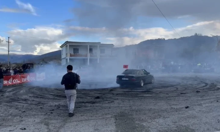 Mallakastra feston Çlirimin me super-show; Helldrift “çmend” qytetin