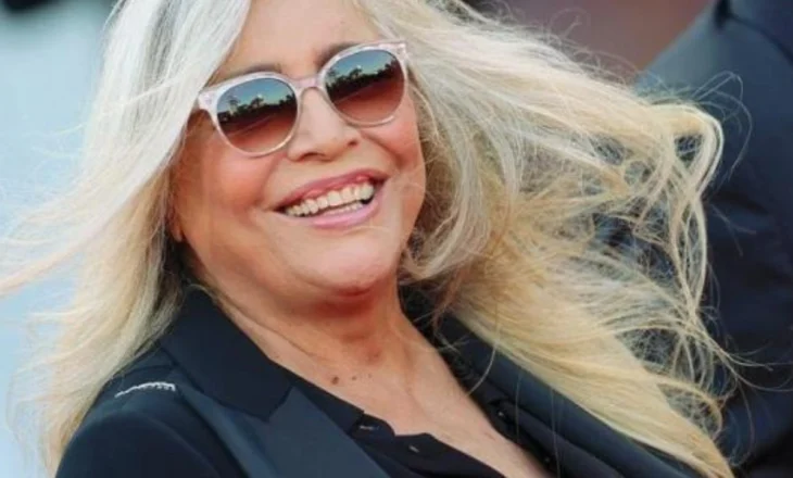 Mara Venier zbulon të panjohurat, nga kontaktet me regjisorin e filmave erotikë te dhimbja e fëmijës së humbur me Arbore