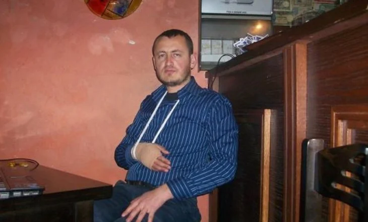 Mbeti i plagosur në “21 Janar”, gazetari zbulon detajet: Agim Llupo dhe shefi i sigurisë së Berishës kanë gjuajtur me..