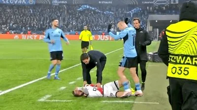 Mbrojtësi i Shqipërisë tremb të dyja skuadrat dhe tifozët, rrëzohet shumë keq në fushë dhe zëvendësohet direkt (video)