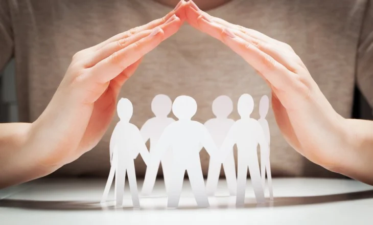 Mbrojtja sociale, “trampolinë” drejt punësimit – Si do të ndryshojnë politikat sociale në vitin 2026?