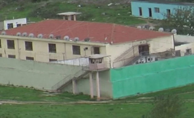 Mbyllet burgu i Bënçës, ku vuajti dënimin Fatos Nano! Rreth 100 punonjës mbeten pa punë..