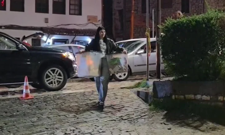 Mbyllja e procesit të votimit në 5 bashki, kutitë drejt qendrave të numërimit/ Ja sa ishte pjesëmarrja totale e votuesve